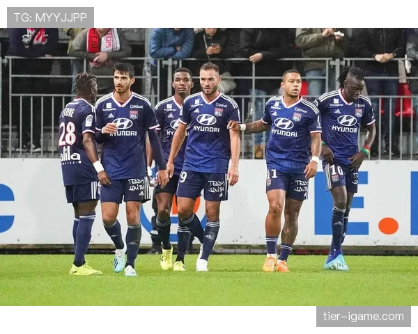 海伦芬球员闪耀赛场，关键表现助球队逆转取胜