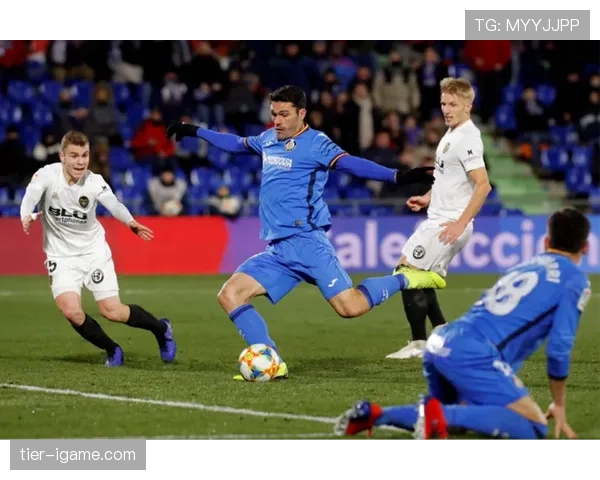 西甲劲旅红白狮子强势复苏，剑指赛季前三