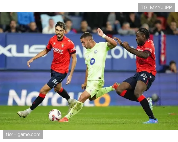 奥萨苏纳坚守防守反击战术，以稳健风格谋求赛场胜机