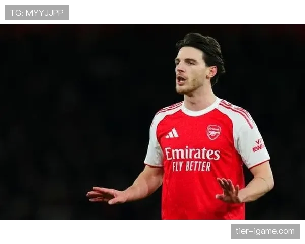 赖斯在英格兰队作用显著,中场表现稳健且防守贡献突出 赖斯在英格兰队作用显著,中场表现稳健且防守贡献突出