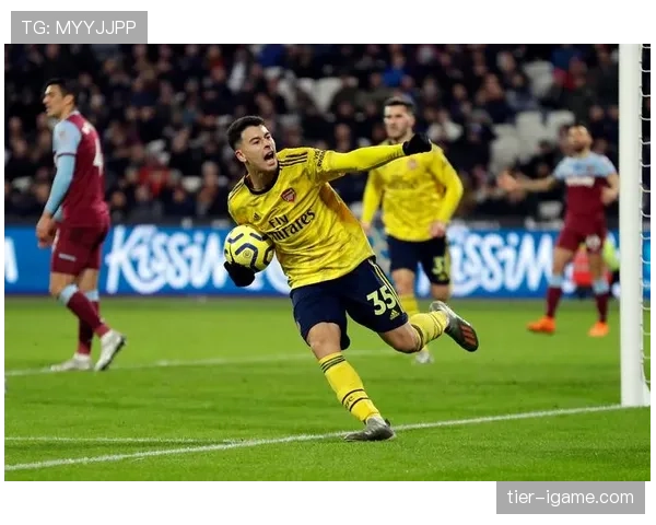 莱奥与马丁内利:同代边锋战术角色及终结效率对比分析 莱奥与马丁内利:同代边锋战术角色及终结效率对比分析
