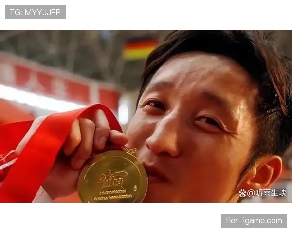 看到邹市明拎着名牌购物袋进楼下小超市，隔壁阿姨差点晕过去